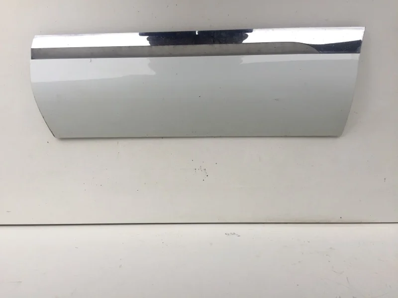 Накладка на дверь Volkswagen Touareg 2010-2018 7P6854949H 2, задняя левая