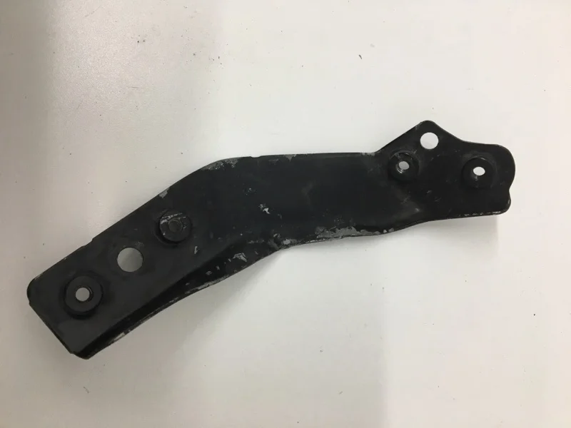 Кронштейн усилителя бампера Mercedes-Benz C-Klasse 2011-2015 A2046200185 W204, задний левый