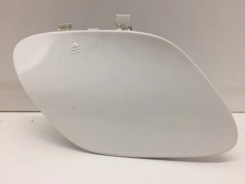 Заглушка буксировочного крюка бампера Mercedes-Benz C-Klasse 2014-2018 A2058850724 W205, передняя