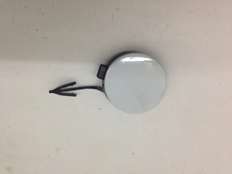 Заглушка буксировочного крюка бампера Volkswagen Polo 2014-2020 6RU807241A 5, задняя