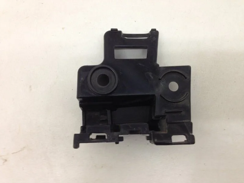 Кронштейн бампера Volkswagen Golf 2008-2012 5K6807393A 6, задний левый
