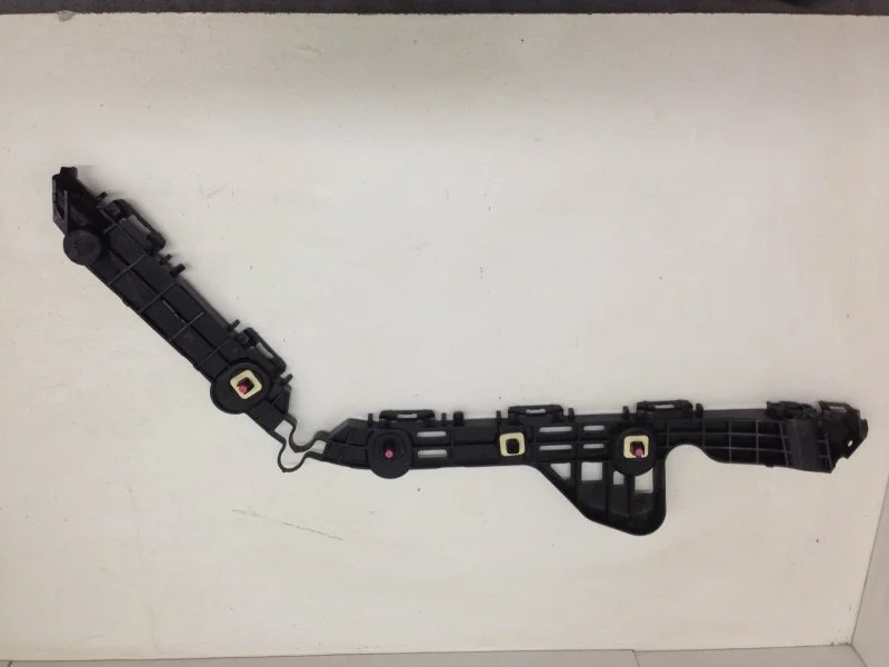 Кронштейн бампера Toyota Camry 2018-2020 5257633130 XV70, задний левый