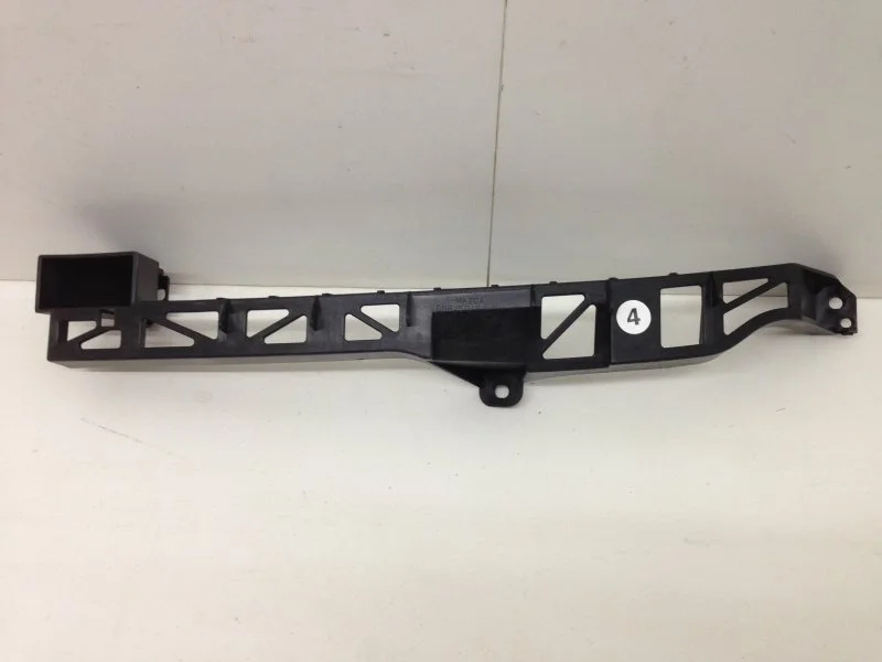 Кронштейн фары Mazda 3 2003-2009 BN8V50161 BK, передний левый