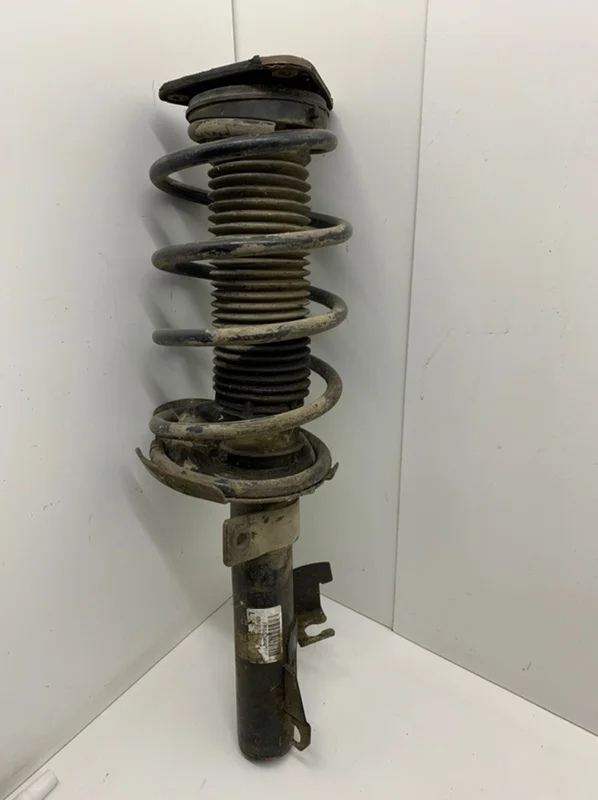 Амортизаторная стойка Mazda 3 2009-2013 BR5S34900 BL 1.6, передняя левая