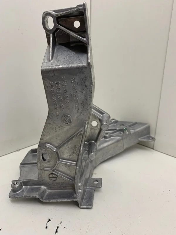 Кронштейн передней панели Mercedes-Benz Glc-Klasse 2015-2019 A2536210600 X253, передний левый