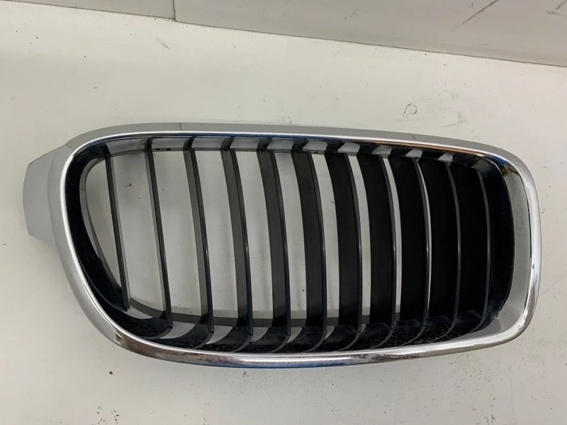 Решётка радиатора Bmw 3 Series 2011-2020 51137405836 F30/F31, передняя правая