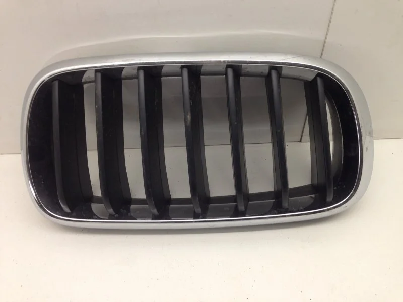 Решётка радиатора Bmw X5 2013-2018 51137294486 F15, передняя правая