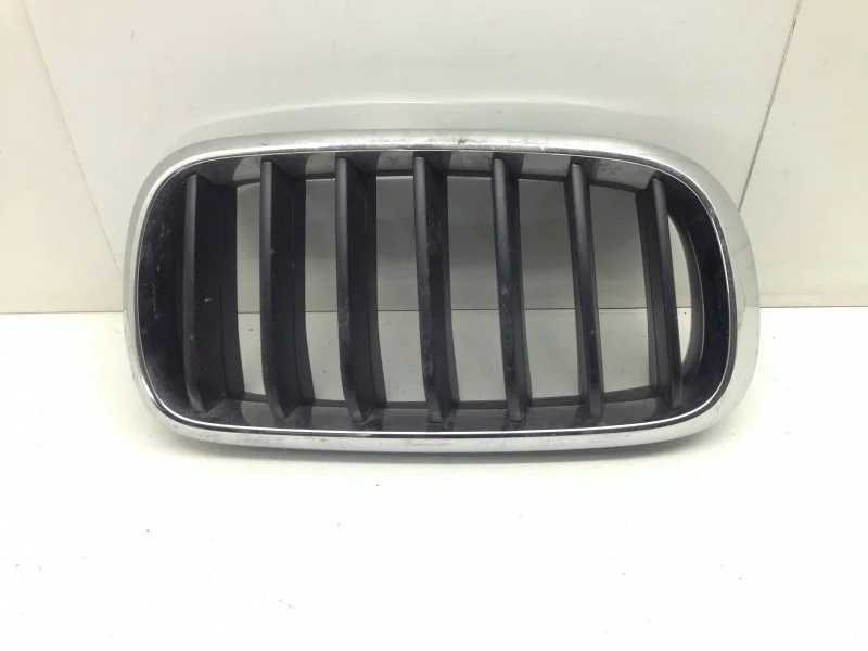 Решётка радиатора Bmw X5 2013-2018 51137294486 F15, передняя правая