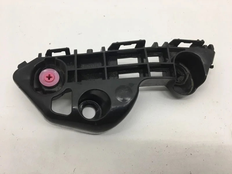 Кронштейн бампера Toyota Camry 2017-2020 5253633060 XV70, передний левый