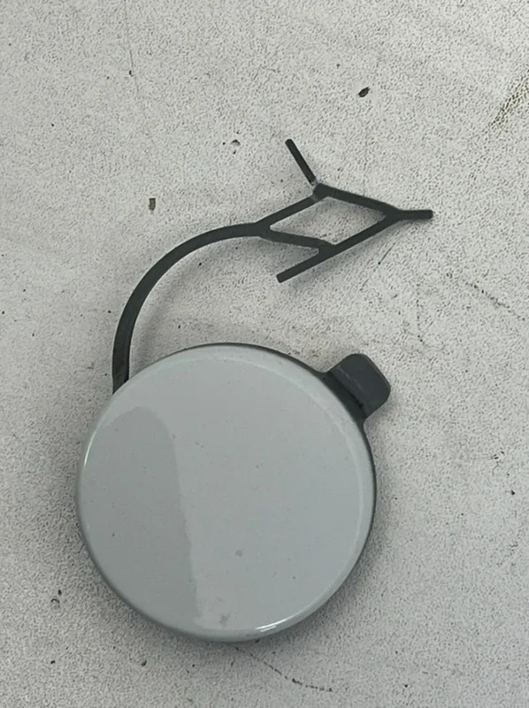 Заглушка буксировочного крюка бампера Skoda Octavia 2013-2020 5E0807241C A7, передняя