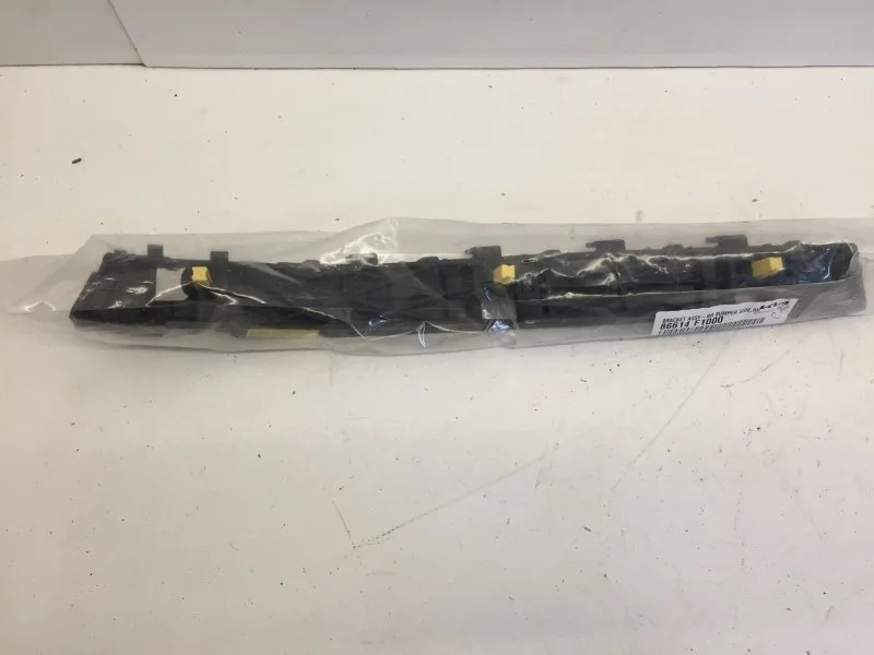 Кронштейн бампера Kia Sportage 2016-2020 86614F1000 4, задний правый