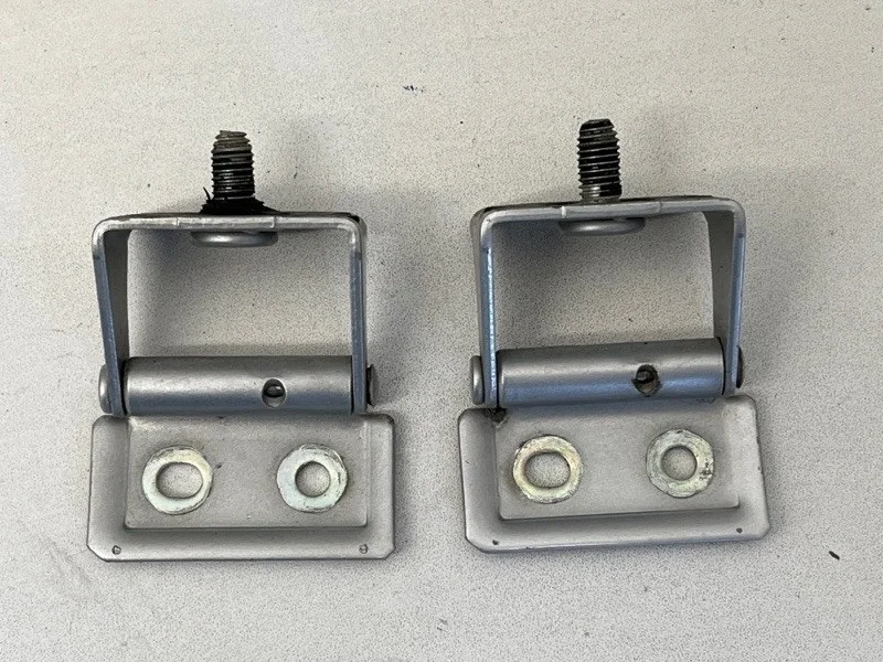 Петля крышки багажника Suzuki Sx4 2006-2014 6951054G00 1, задняя