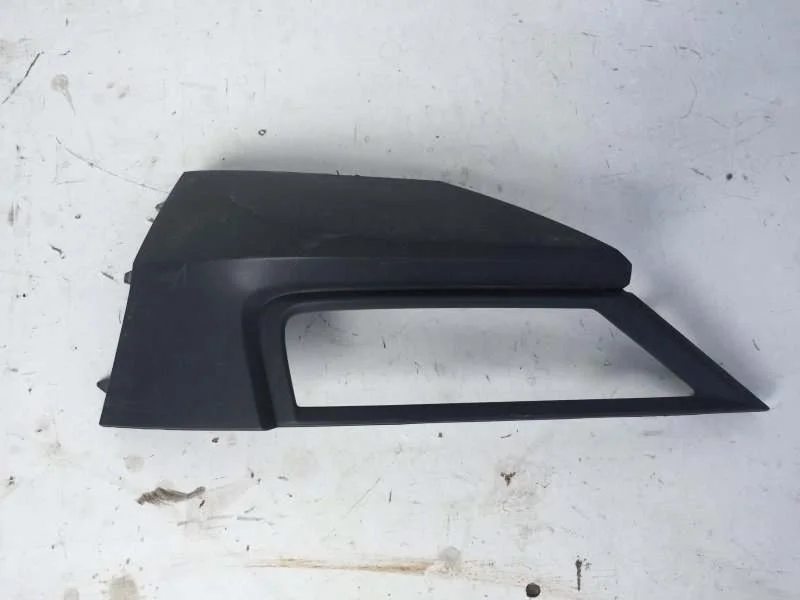 Накладка противотуманной фары Volkswagen Tiguan 2016-2020 5NA853211A 2, передняя левая