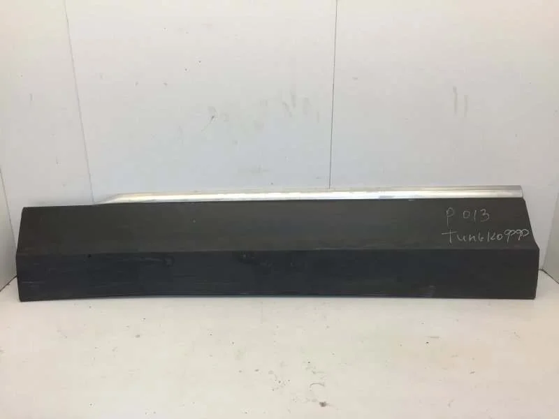 Накладка двери Volkswagen Tiguan 2016-2022 5NA854939 2, передняя левая