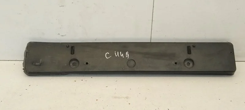 Накладка под номерной знак Toyota Camry 2014-2018 5211406370 XV50, передняя