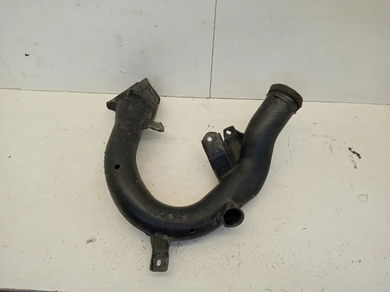Патрубок резиновый Toyota Rav4 2005-2010 1775128060 XA30, передний