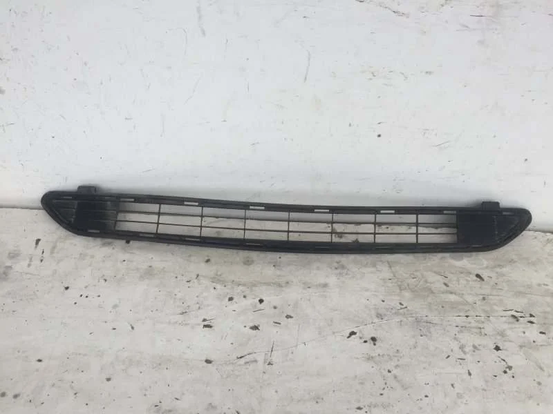 Решетка в бампер Toyota Rav4 2015-2019 5311242100 CA40, передняя