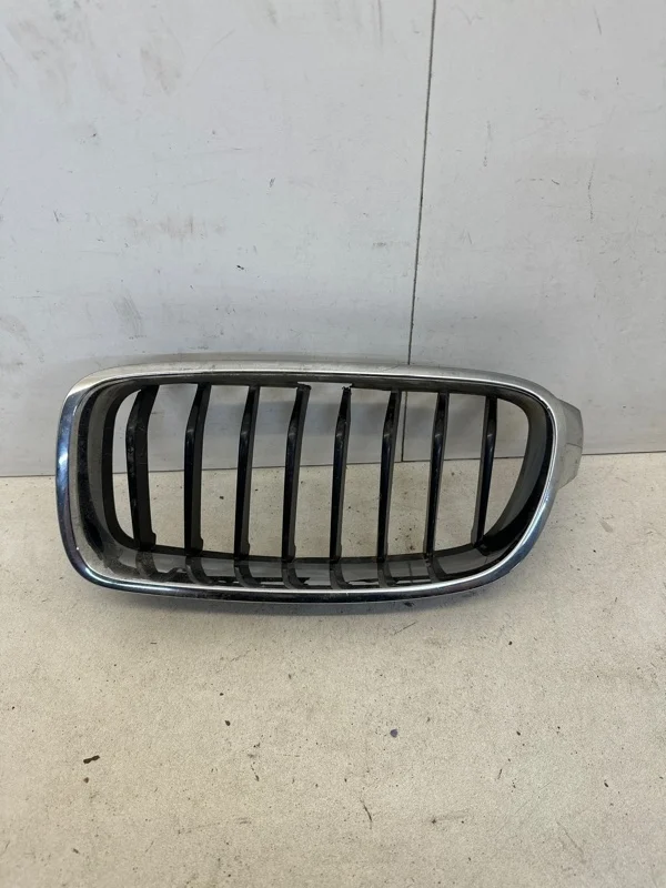Решётка радиатора Bmw 3 Series 2011-2016 51117263478 F30/F31, передняя левая