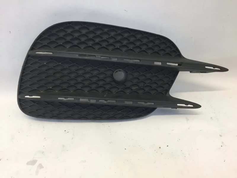 Накладка бампера Mercedes-Benz E-Klasse 2016-2021 A2138858201 W213, передняя правая