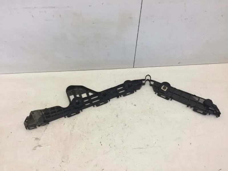 Кронштейн бампера Toyota Camry 2017-2021 5257633130 XV70, задний левый