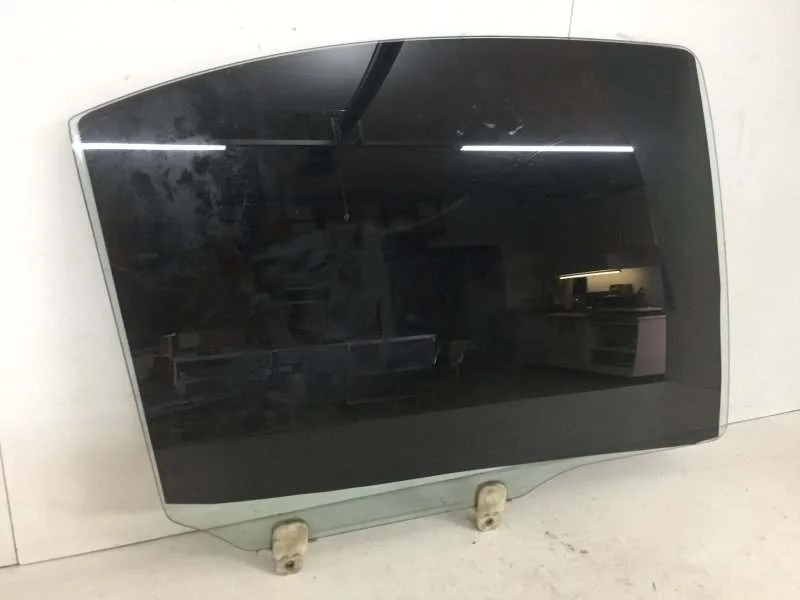 Стекло двери Mitsubishi Lancer 2007-2017 5736A026 10, заднее правое
