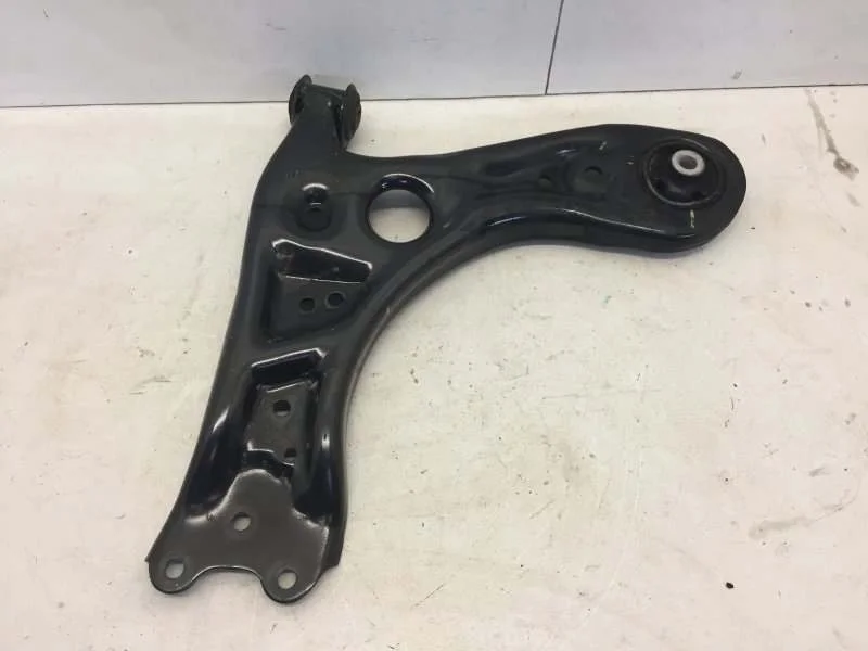 Рычаг подвески Volkswagen Polo 2015-2020 6RU407151 5, передний левый