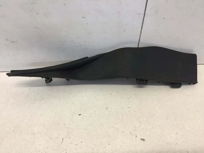 Уплотнитель стекла Volvo Xc90 2014-2023 31442411 2, передний левый