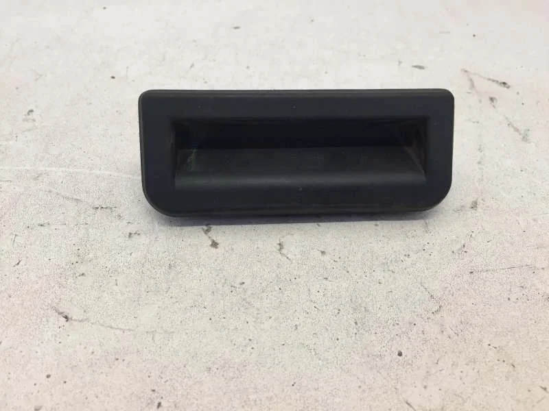 Ручка открывания багажника Skoda Rapid 2019-2022 6V0827566 2, задняя