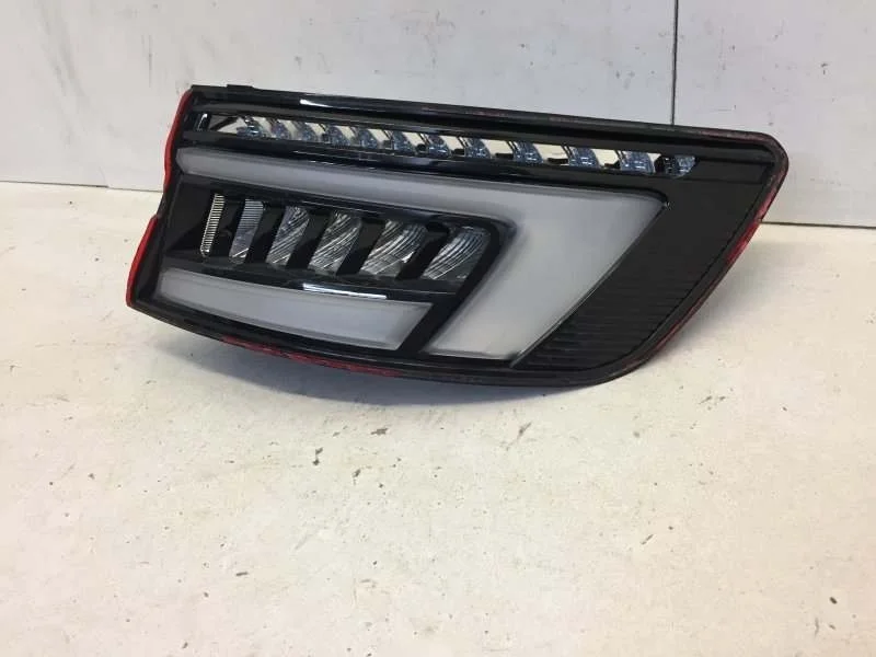 Фонарь Audi A4 2015-2020 8W5945092G B9, задний правый