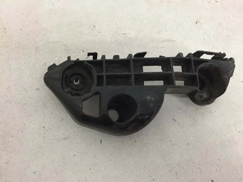 Кронштейн бампера Toyota Camry 2017- 2023 5253633060 XV70, передний левый