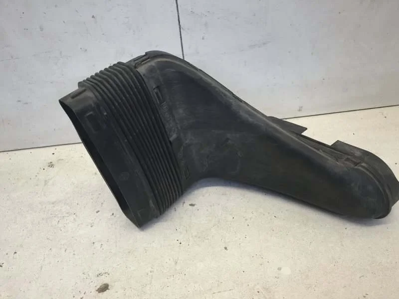 Воздуховод Mercedes-Benz Cls-Klasse 2010-2017 A2760902182 C218, передний
