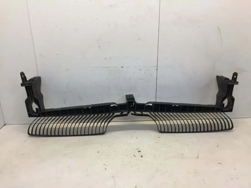 Кронштейн бампера Volkswagen Tiguan 2016-2023 5NA805705 2, передний