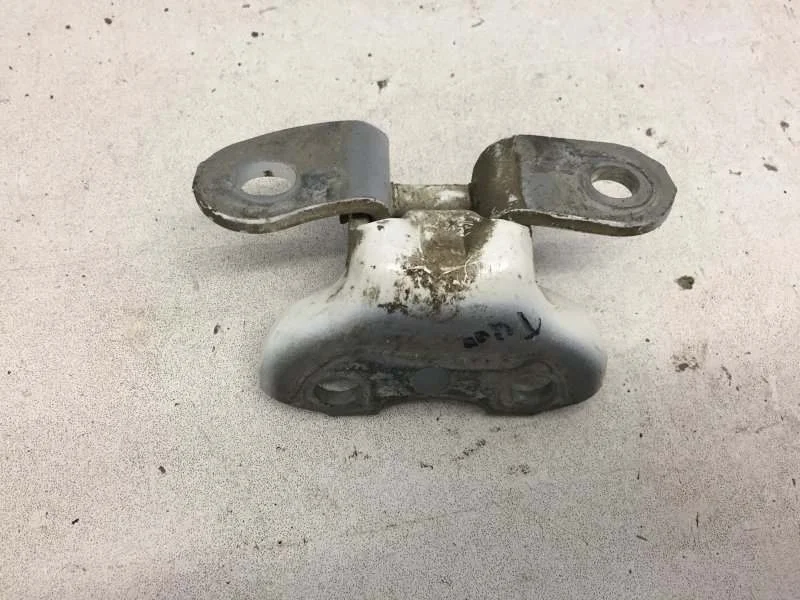 Петля двери Toyota Land Cruiser 2007-2021 6875060080 200, задняя