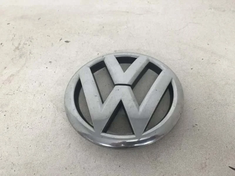 Эмблема Volkswagen Polo 2009-2020 6R0853600A 5, передняя