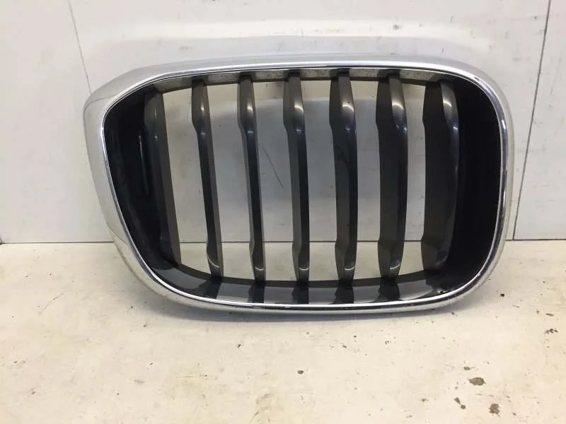 Решётка радиатора Bmw X3 2018-2023 51137440854 G01, передняя правая