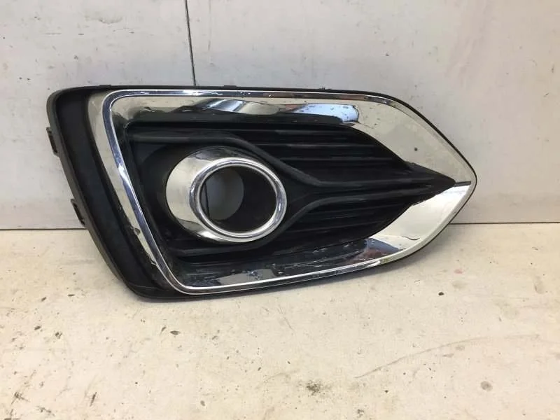 Накладка противотуманной фары Hyundai Solaris 2017-2023 86521H5010 2, передняя левая