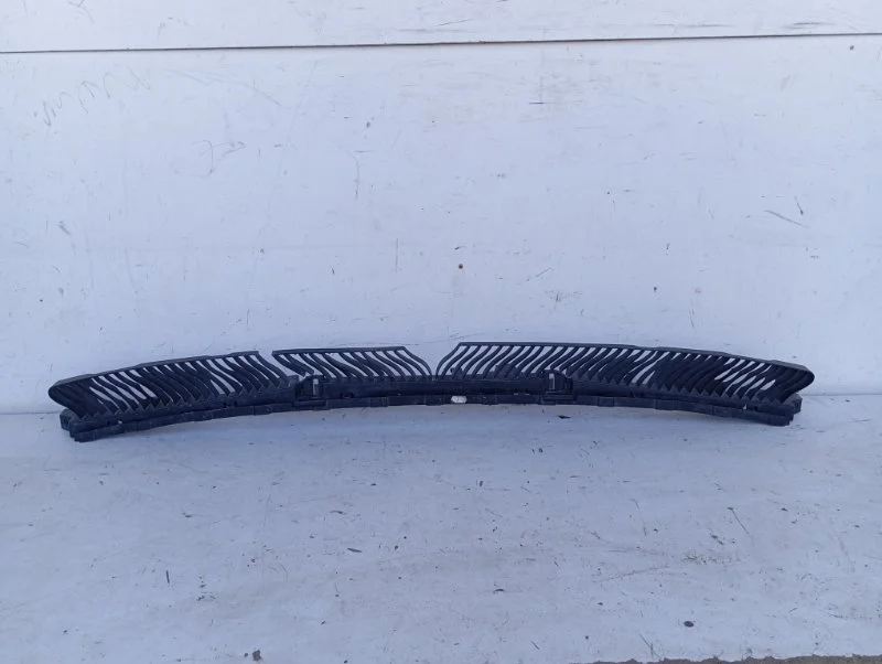 Кронштейн бампера Volkswagen Tiguan 2016-2023 5NR807863 2, задний