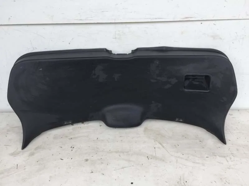 Обшивка двери багажника Nissan Qashqai 2006-2013 90901JD000 J10, передняя