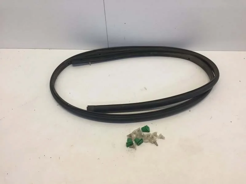 Уплотнитель порога Volvo Xc90 2014-2019 31672377 2