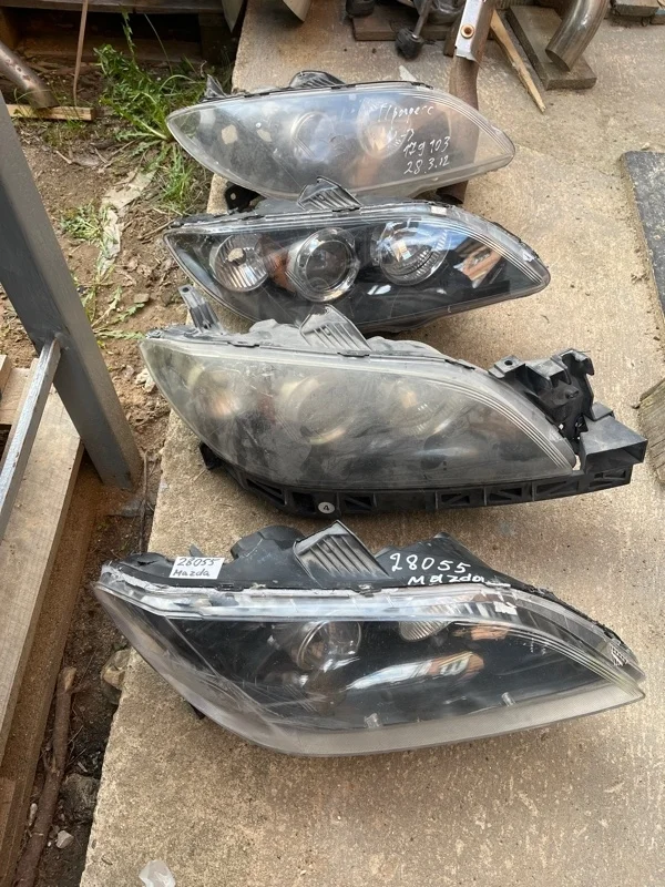 Стекло фары Mazda 3 2003-2009 BP4K510K0D BK, переднее правое