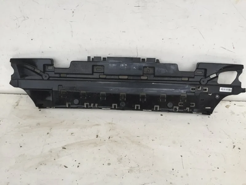 Кронштейн бампера Bmw 5 Series 2016-2020 51128064714 G30/G31, задний