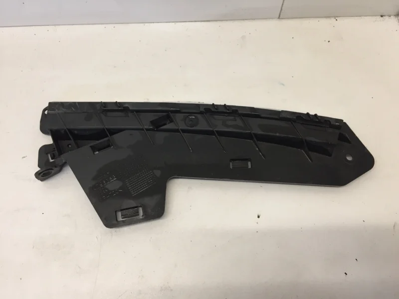 Кронштейн бампера Volvo Xc70 2007-2016 30796388 3, передний правый