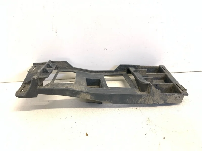 Кронштейн бампера Mercedes-Benz Sprinter 2006-2019 9018800670 W906-909, передний правый