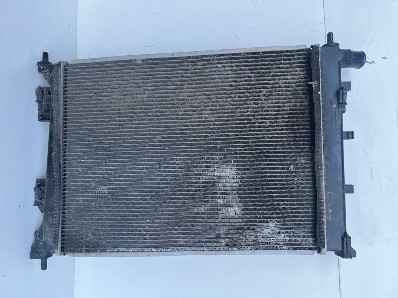Радиатор двигателя Hyundai I20 2008-2012 253101R000 1, передний