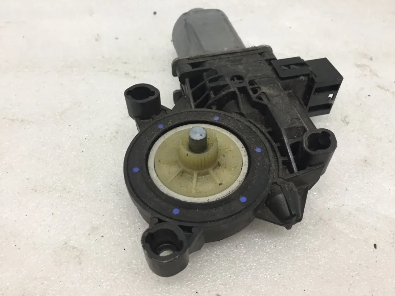 Моторчик стеклоподъёмника Skoda Fabia 2007-2014 6R0959802M 2, передний правый