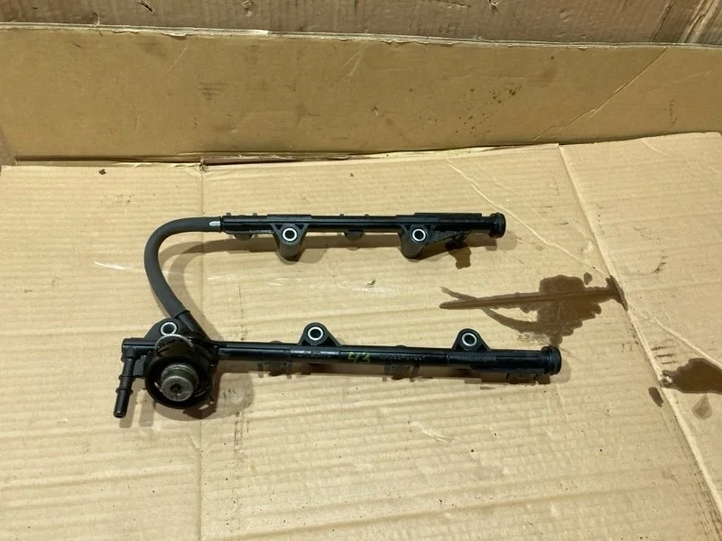 Рейка топливная (рампа) Toyota Highlander 2014 238700P011 GSU55 2GR-FE 3.5