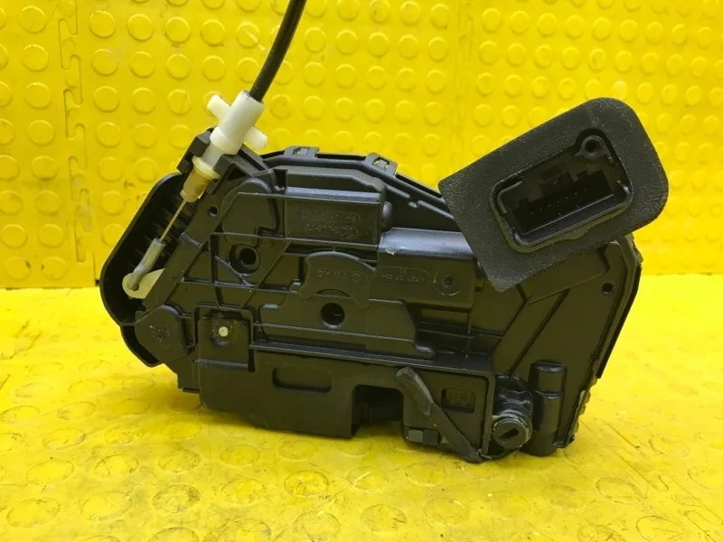 Замок двери Skoda Octavia 2018 5E0839016 5E3 CWV 594183, задний правый