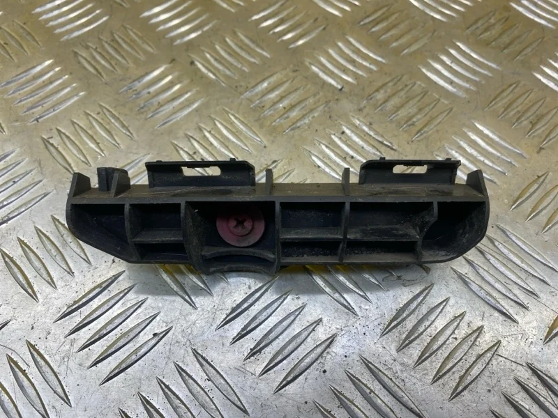 Кронштейн крепления бампера заднего Toyota Rav 4 (Ca40) (2012-2019) 2013 5256242020 2.0 D 1ADFTV