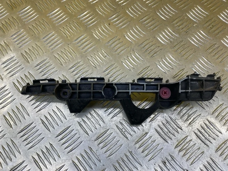 Кронштейн крепления бампера заднего Toyota Rav 4 (Ca40) (2012-2019) 2013 5215542030 2.0 D 1ADFTV