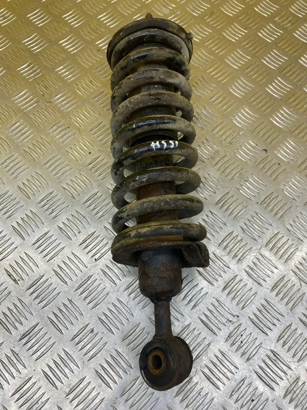 Амортизатор передний Nissan Navara (D40) 2004-2015 2008 56100EB37E ПИКАП 2.5 D YD25DDTI